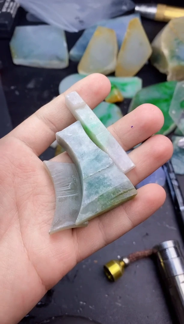 【闪购商品】翡翠挂件未镶嵌234