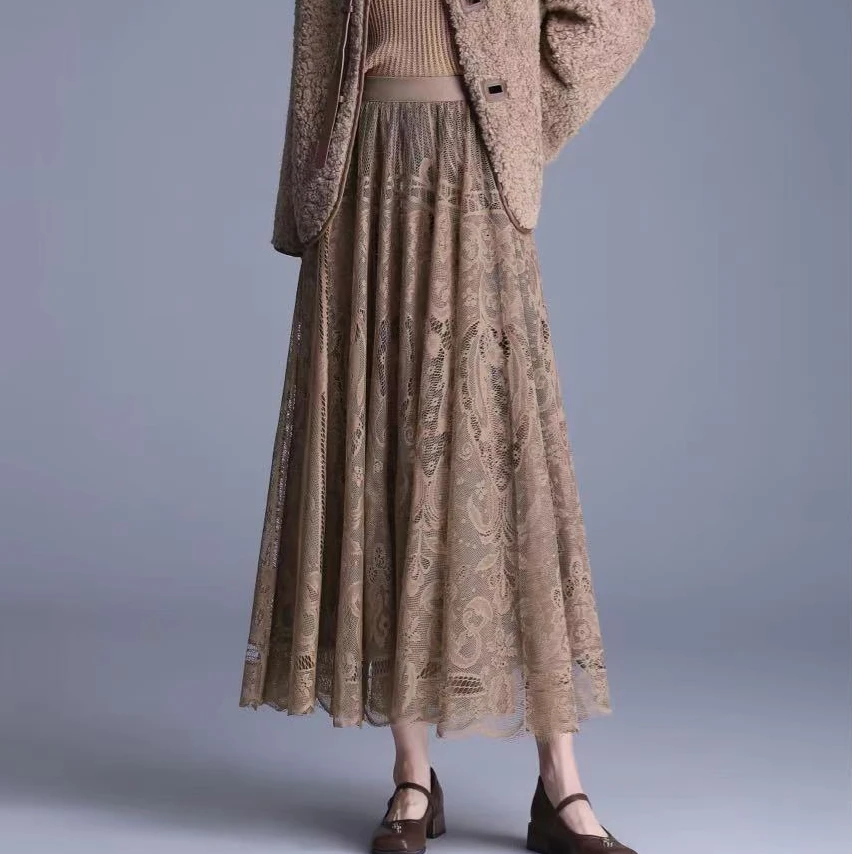 TUBREIT/图百年金丝绒烫钻内里蕾丝半身裙秋冬百搭高腰显瘦小黑裙