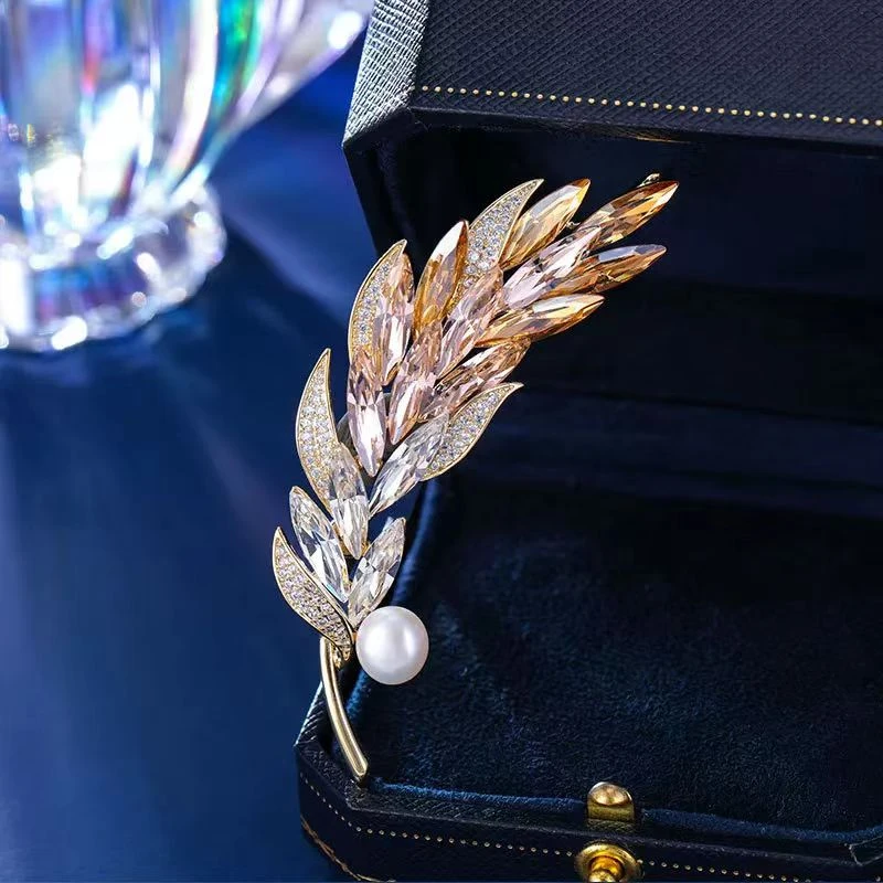 铜锆石胸针 高端轻奢水晶麦穗胸针时尚高级感西装配饰别针XZ2495