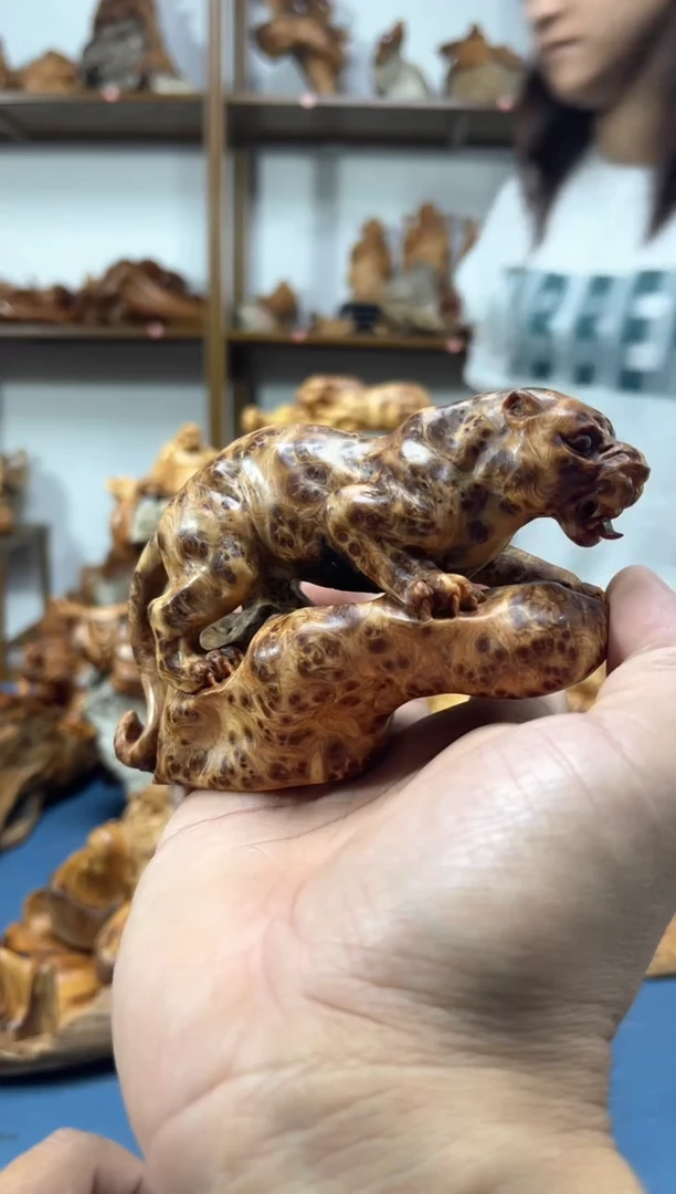 【闪购商品】崖柏根雕1