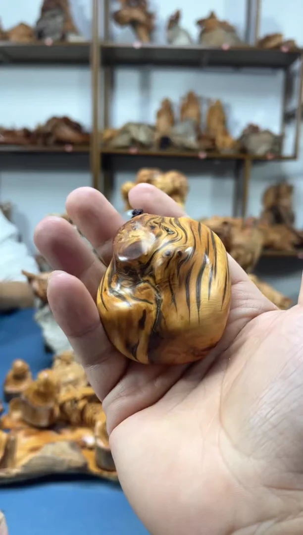 【闪购商品】崖柏根雕1