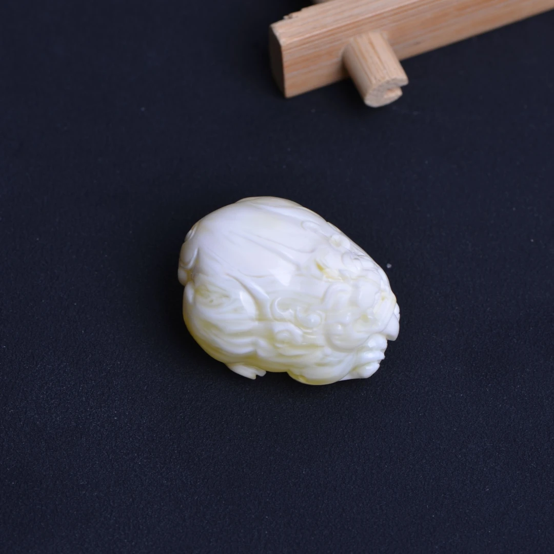 天然琥珀蜜蜡白蜡苏工貔貅