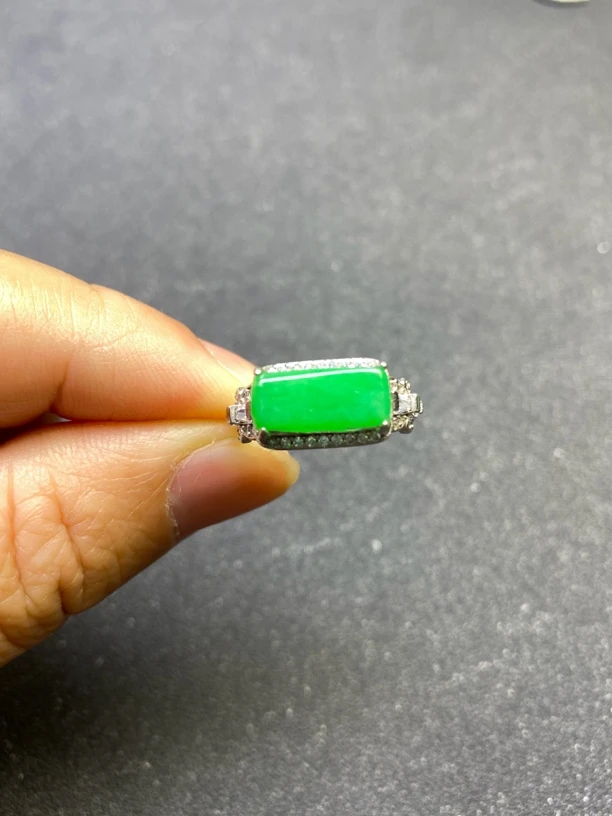 缅甸A货翡翠满绿马鞍戒指圈口可调节时尚绿色帝王绿镶嵌高冰满色