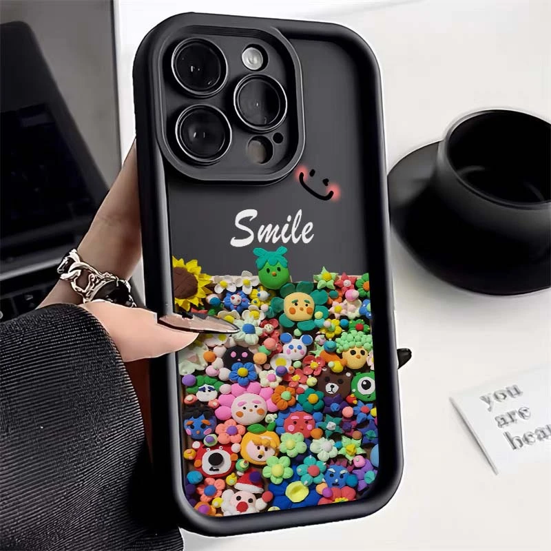 彩色小公仔精准孔适用苹果15手机壳iPhone13/14promax新款12全包x