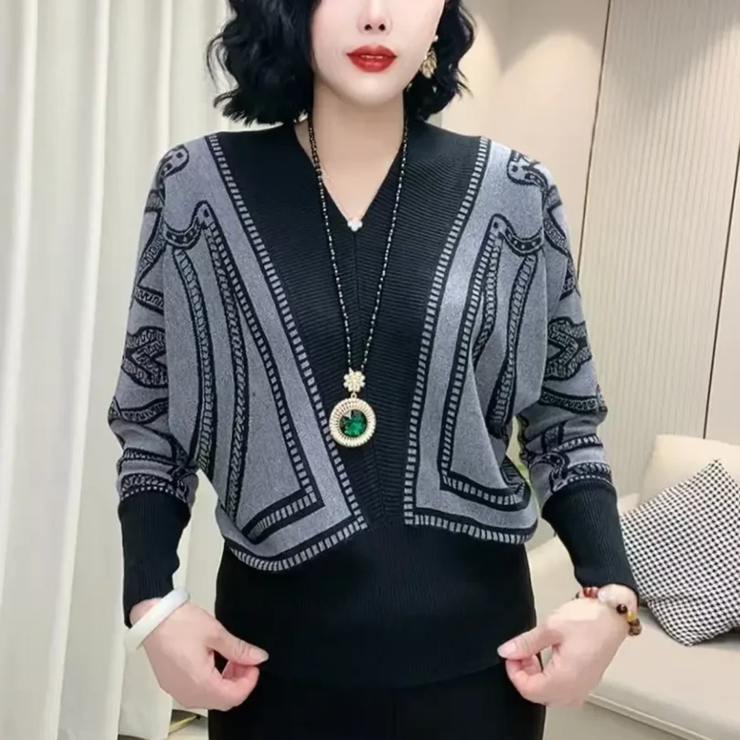 气质拼色女士打底小衫休闲内搭减龄上衣宽松V领长袖时尚针织衫