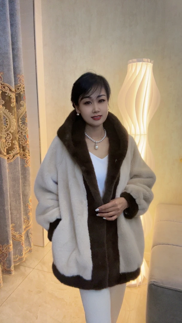 2281秋冬短款连帽宽松百搭时尚网红休闲女款韩版短外套uu+服饰店