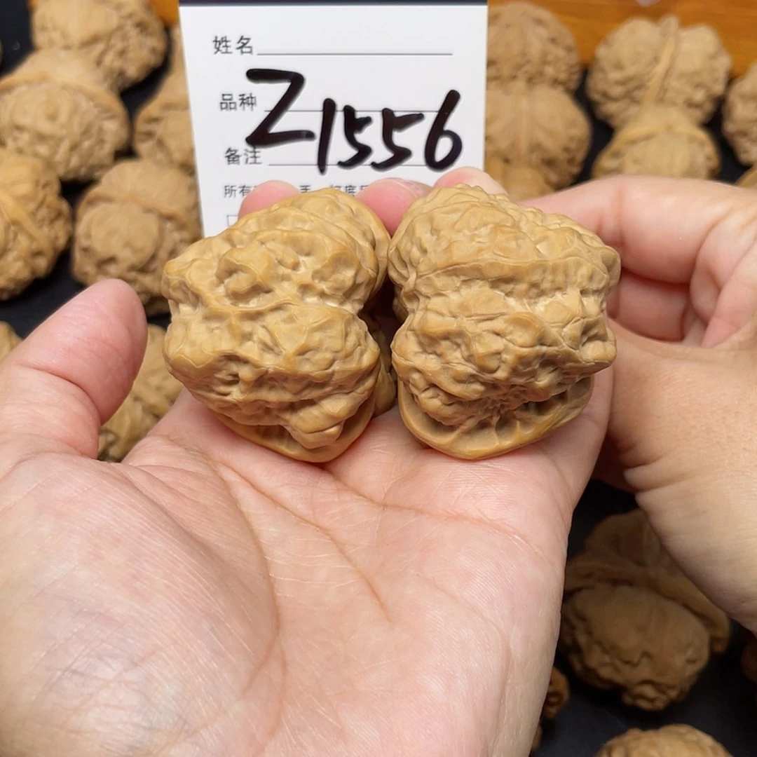 【闪购商品】文玩核桃吊坠张*蘩