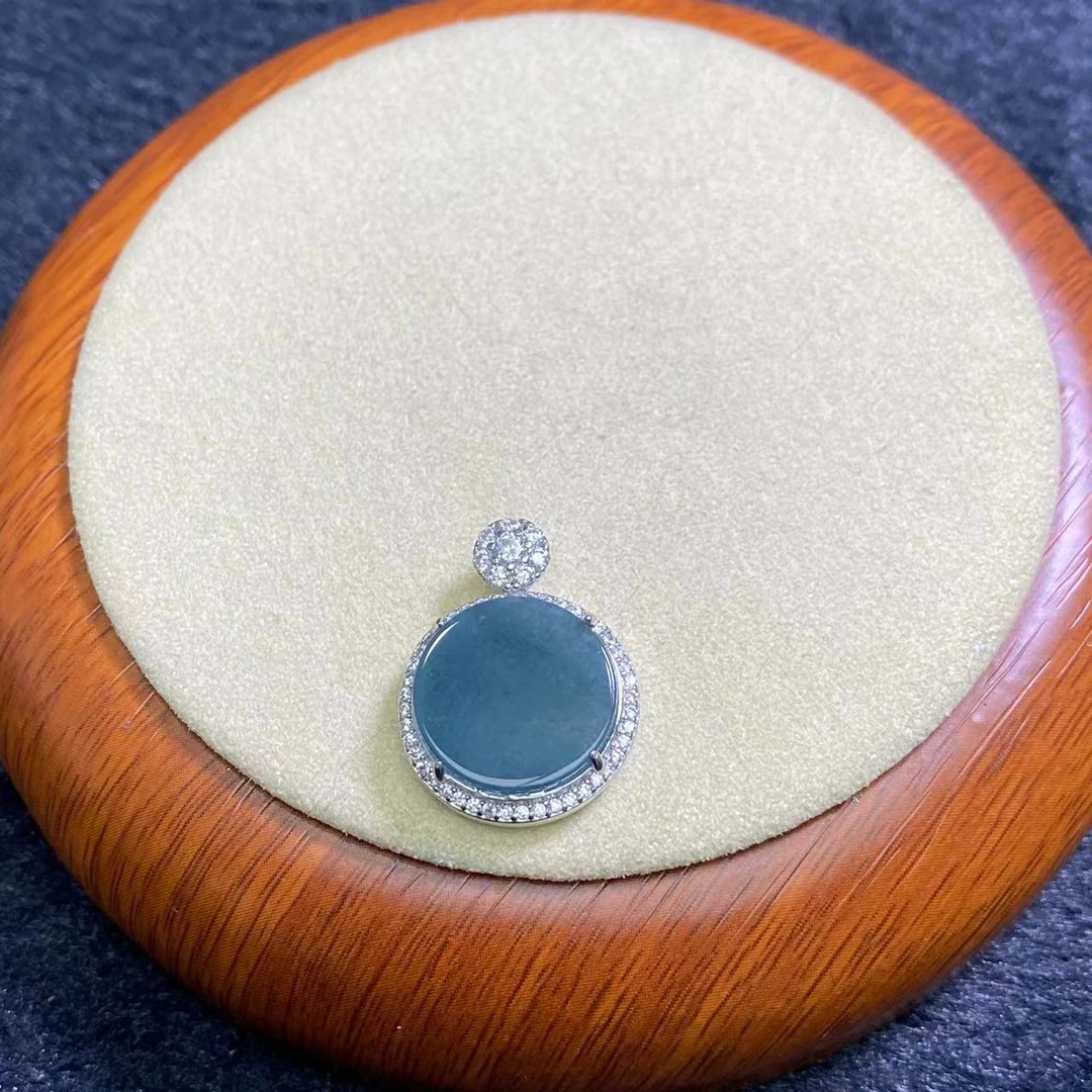 「戴琴珠宝」FR3950-翡翠圆形无事牌合金镶嵌吊坠（多样性发货）