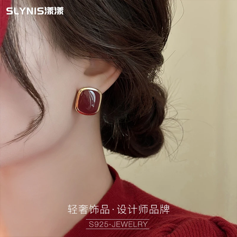 铜合金耳饰 【红色方形耳钉】秋冬时尚轻奢百搭设计师简约耳饰s1072