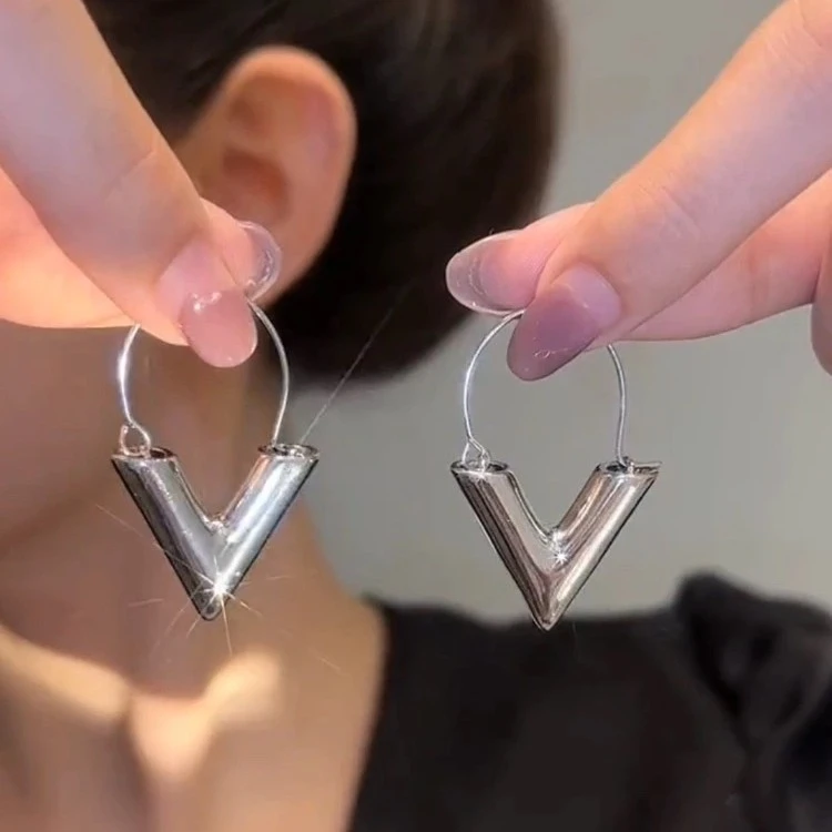 铜合金耳饰 高级感几何V型金属吊坠耳环女耳扣女2023年潮复古个性