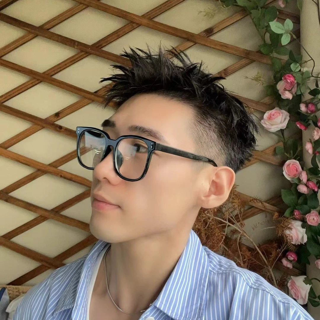 LUCHONG鹿翀 防蓝光可配近视镜片眼镜 显脸小百搭黑框大框眼镜