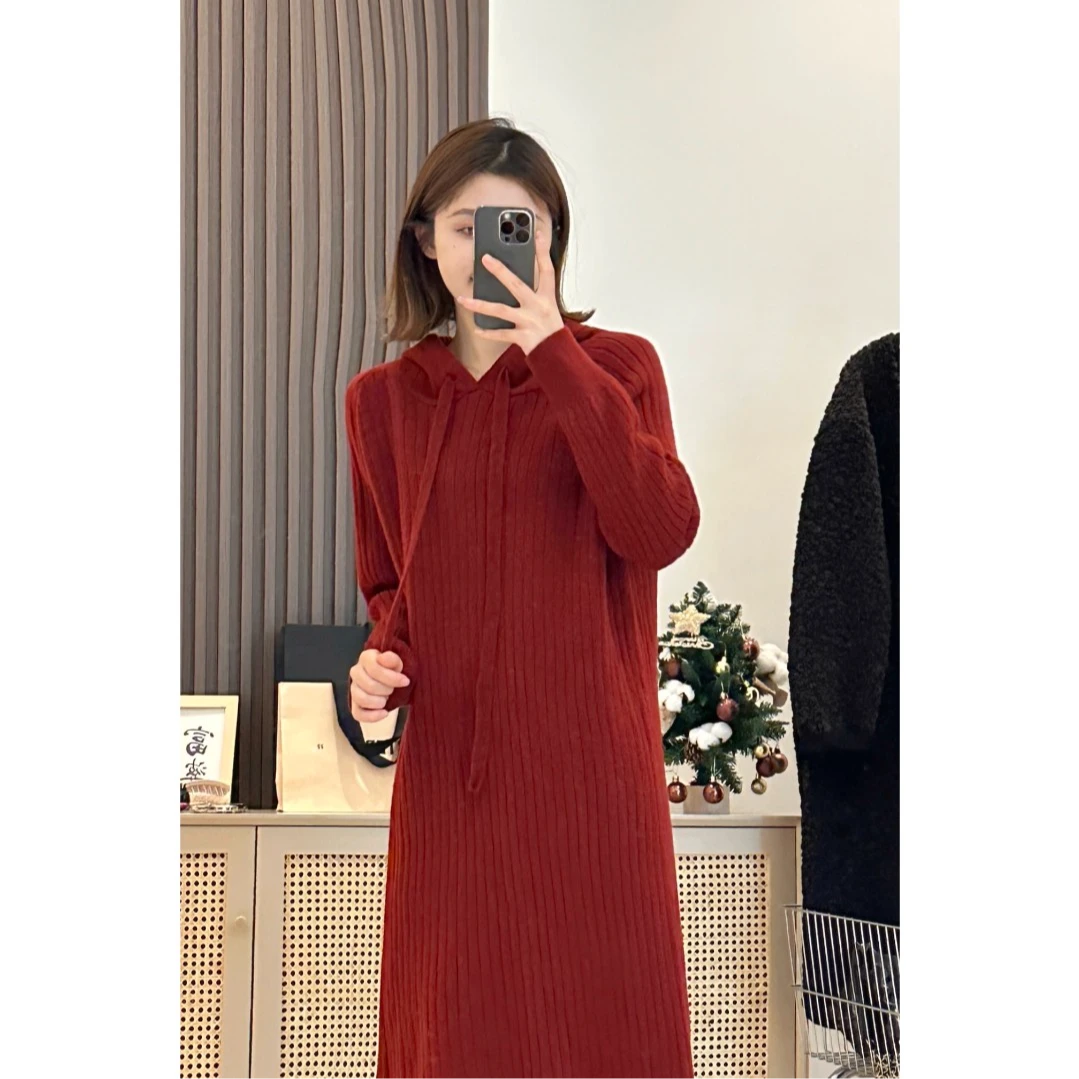 连帽针织连衣裙2024秋冬新款打底内搭配大衣女慵懒卫衣宽松毛衣裙