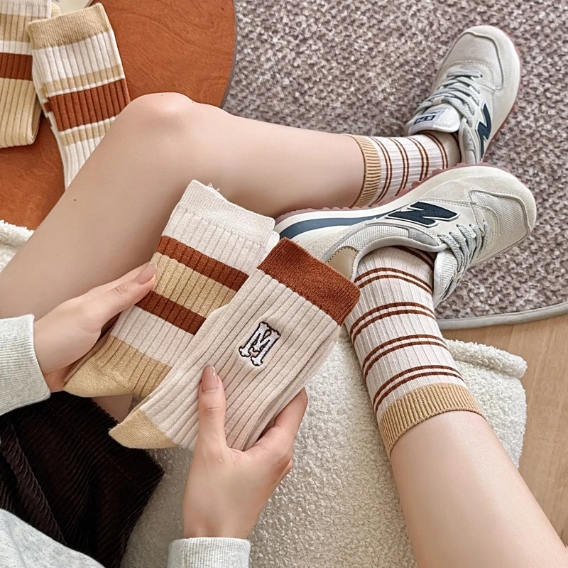春夏百搭日系条纹中长筒袜子女无骨袜咖色中长筒袜穿搭中长筒女