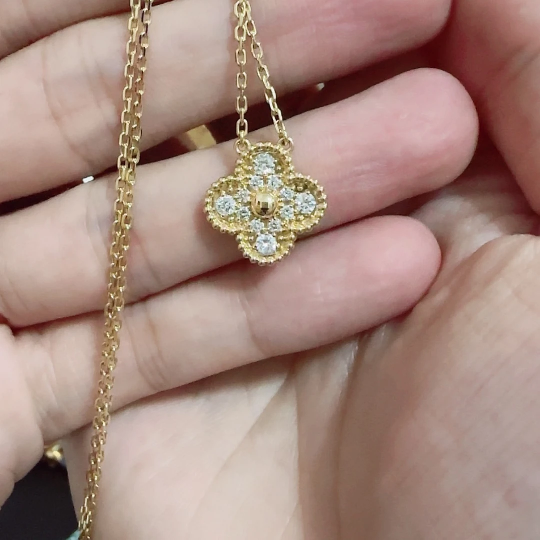 【闪购商品】钻石颈饰18K金镶嵌