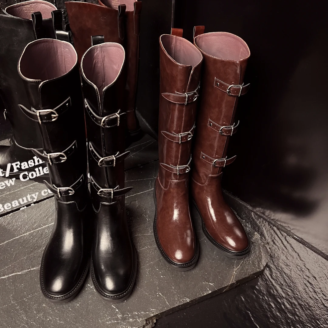 复古靴子新款时尚显瘦调节扣女靴英伦风秋冬复古百搭中筒靴
