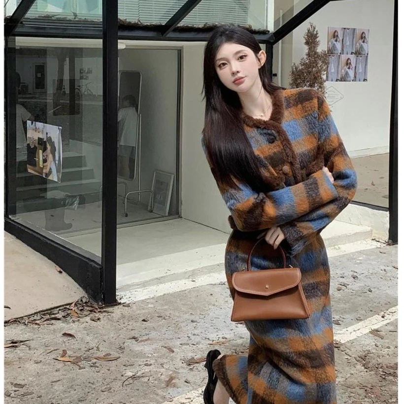 2023冬季新款加厚小香风复古格子毛呢短外套+半身裙氛围感两件套