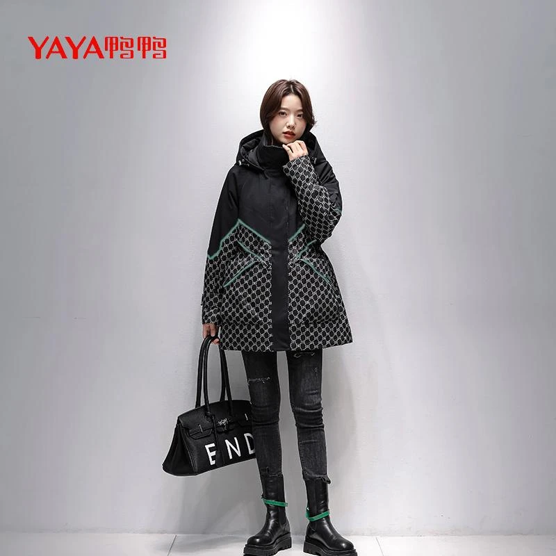 YAYA/鸭鸭冬季新款连帽羽绒服女中长款时尚韩版收腰派克服外套潮