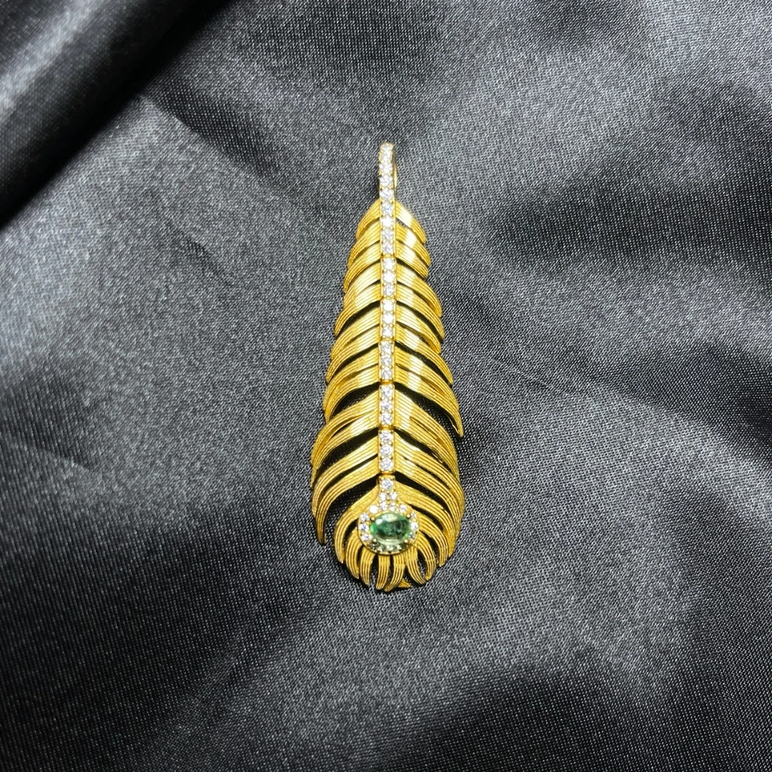 祖母绿培育S925银镶吊坠C546赠链礼盒(多样性发)