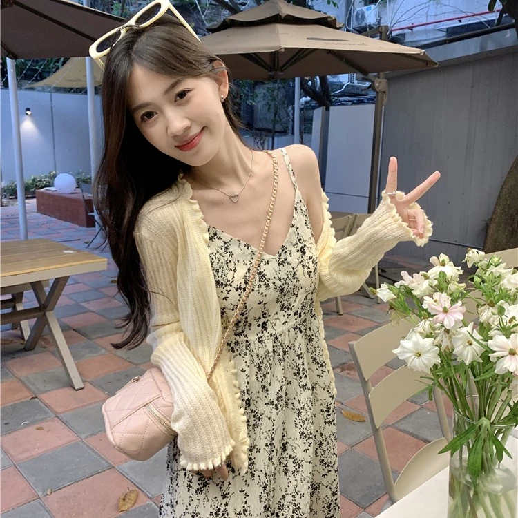 春天仙女裙显瘦吊带小个子碎花连衣裙百搭针织纯色长裙温柔风上衣