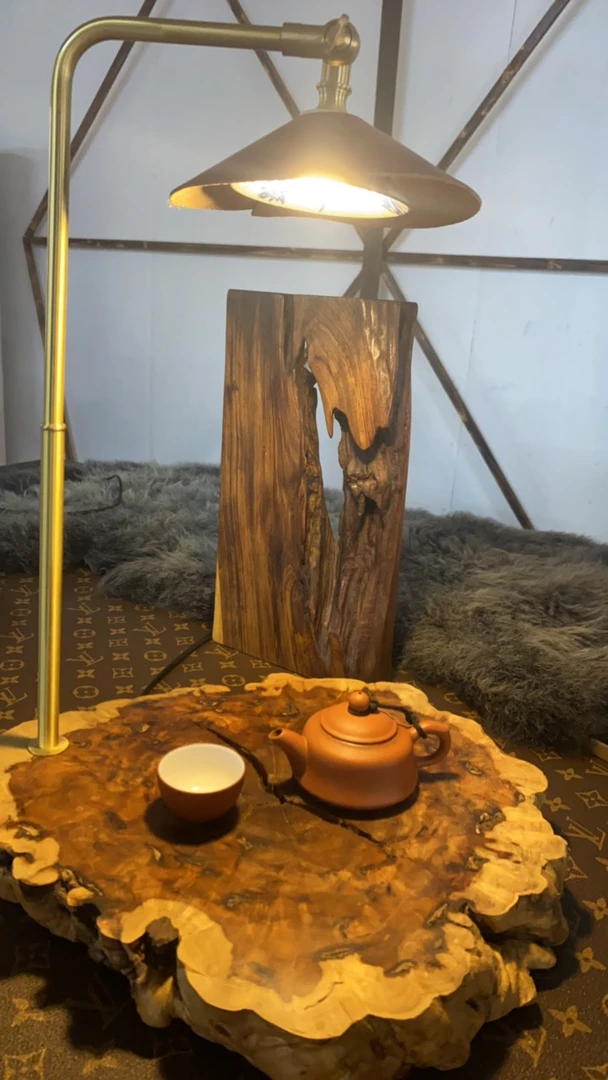 手工制作木质茶台带皮质台灯，复古精致