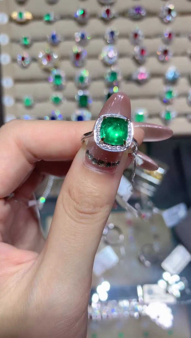 【闪购商品】祖母绿戒指18K金镶嵌2.42CT 51号