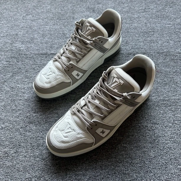 99新 LouisVuitton/路易威登 41.5码 Trainer男士低帮板鞋 灰白