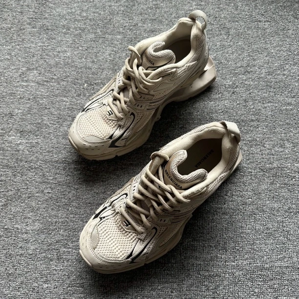 99新 Balenciaga/巴黎世家 40码 xpander弹簧鞋 米棕