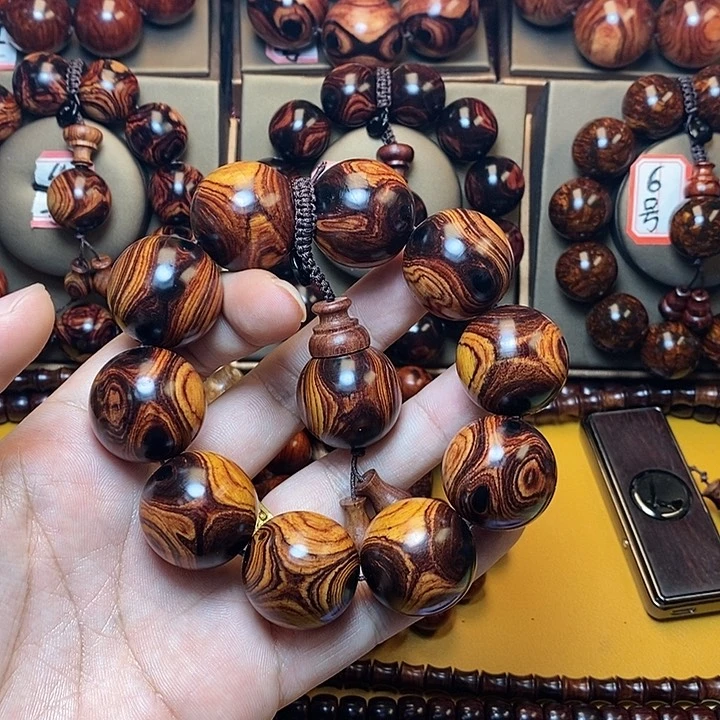 【闪购商品】黄花梨/降香黄檀小***手2.5对眼鬼脸对眼