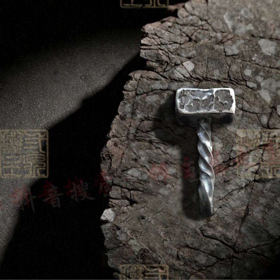 【摊主出品】铁质小锤子摆件 中式传统纯手工铁锤 装饰可佩戴锤子