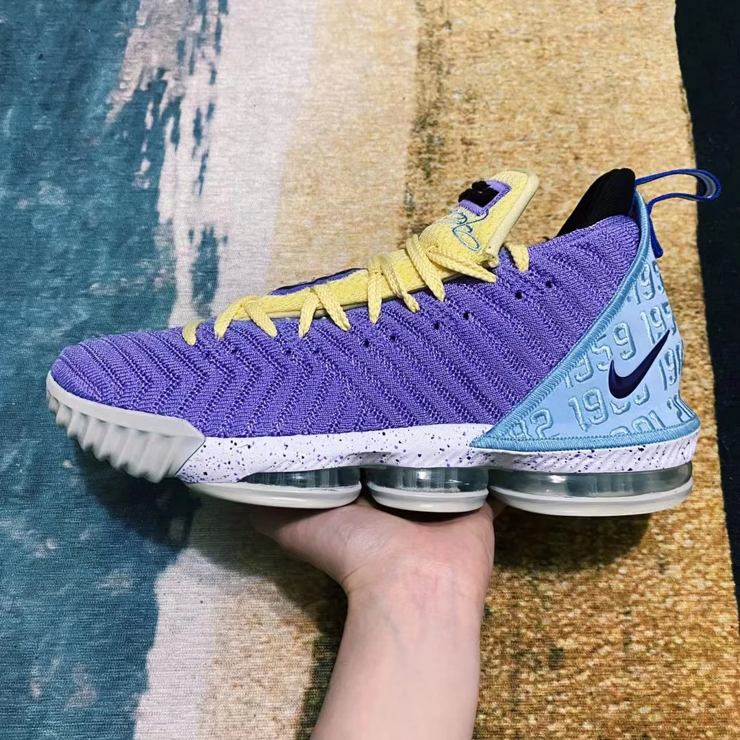 42.5码/LBJ16紫黄湖人/无原盒/市场价2k/篮球鞋