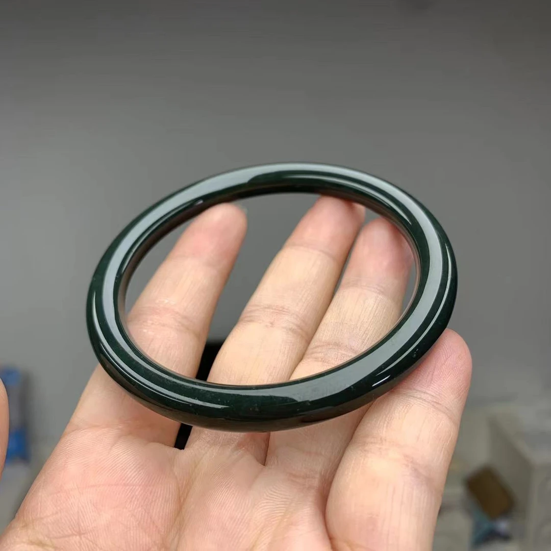 精美国风入门款和田玉青玉老油青料美人条手镯颜色微差多样性发货