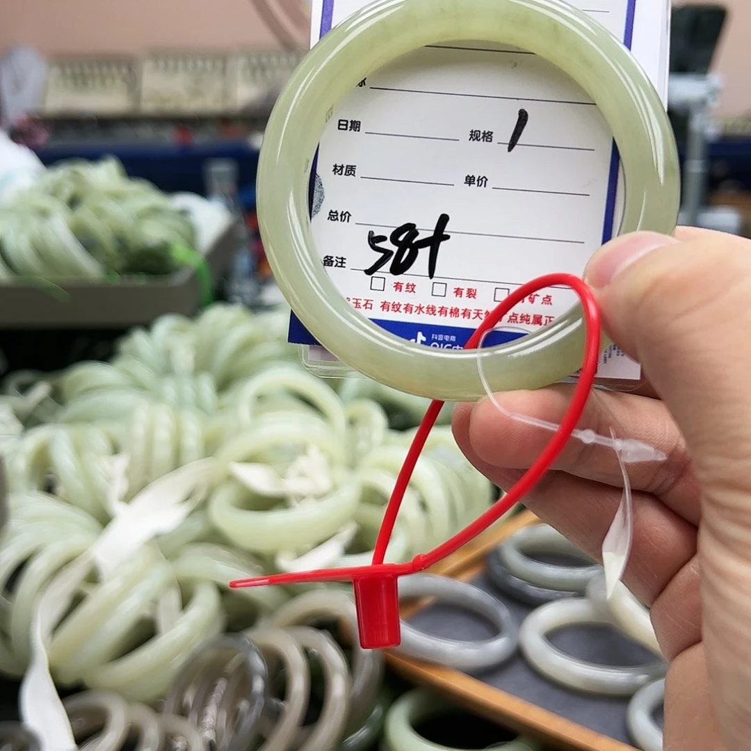 和田玉手镯未镶嵌15