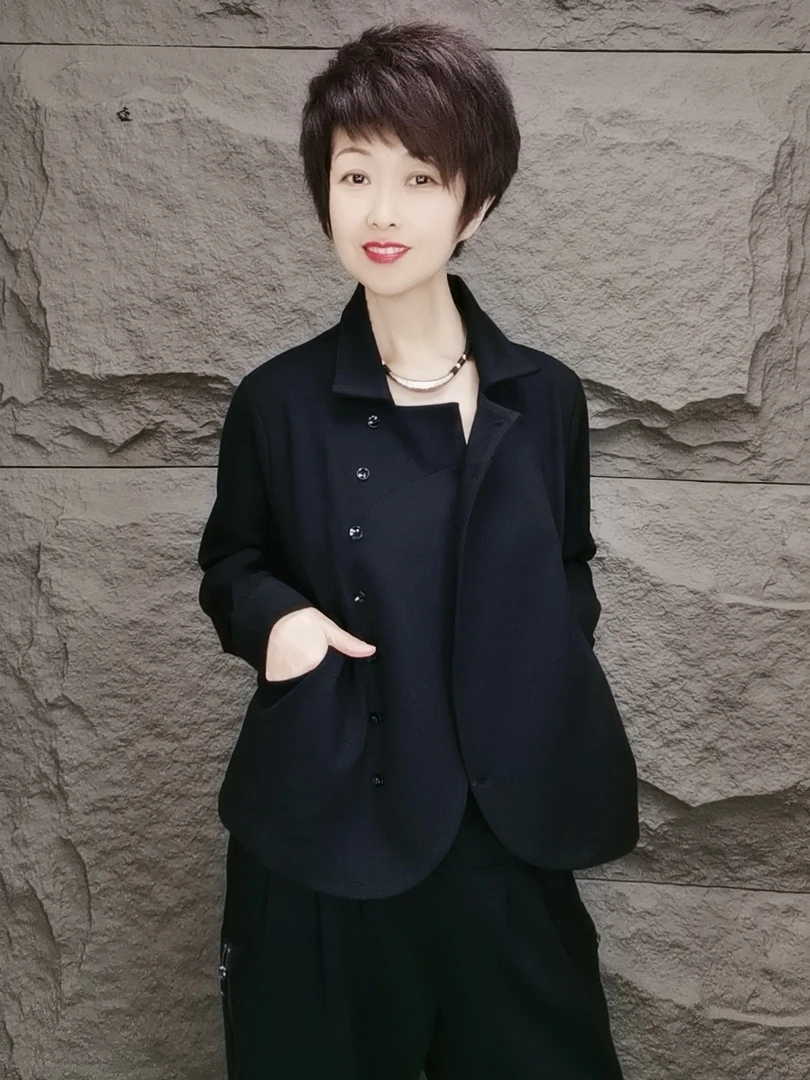 秋季时尚休闲气质百搭西服领上衣女外套