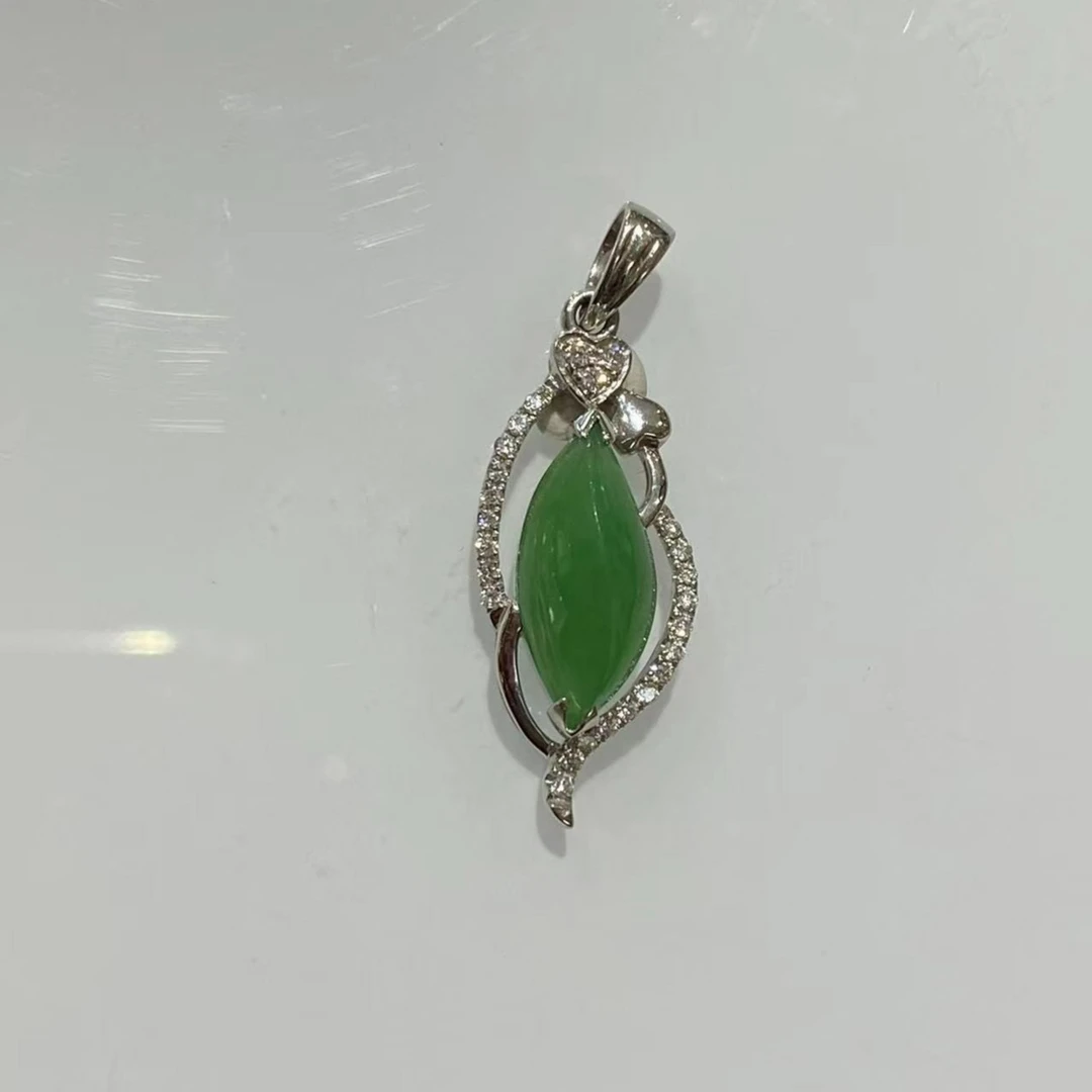 18K金翡翠镶嵌吊坠