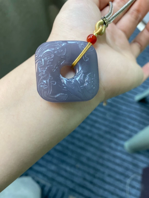 精美烟紫四方守护吊坠规格34*10左右