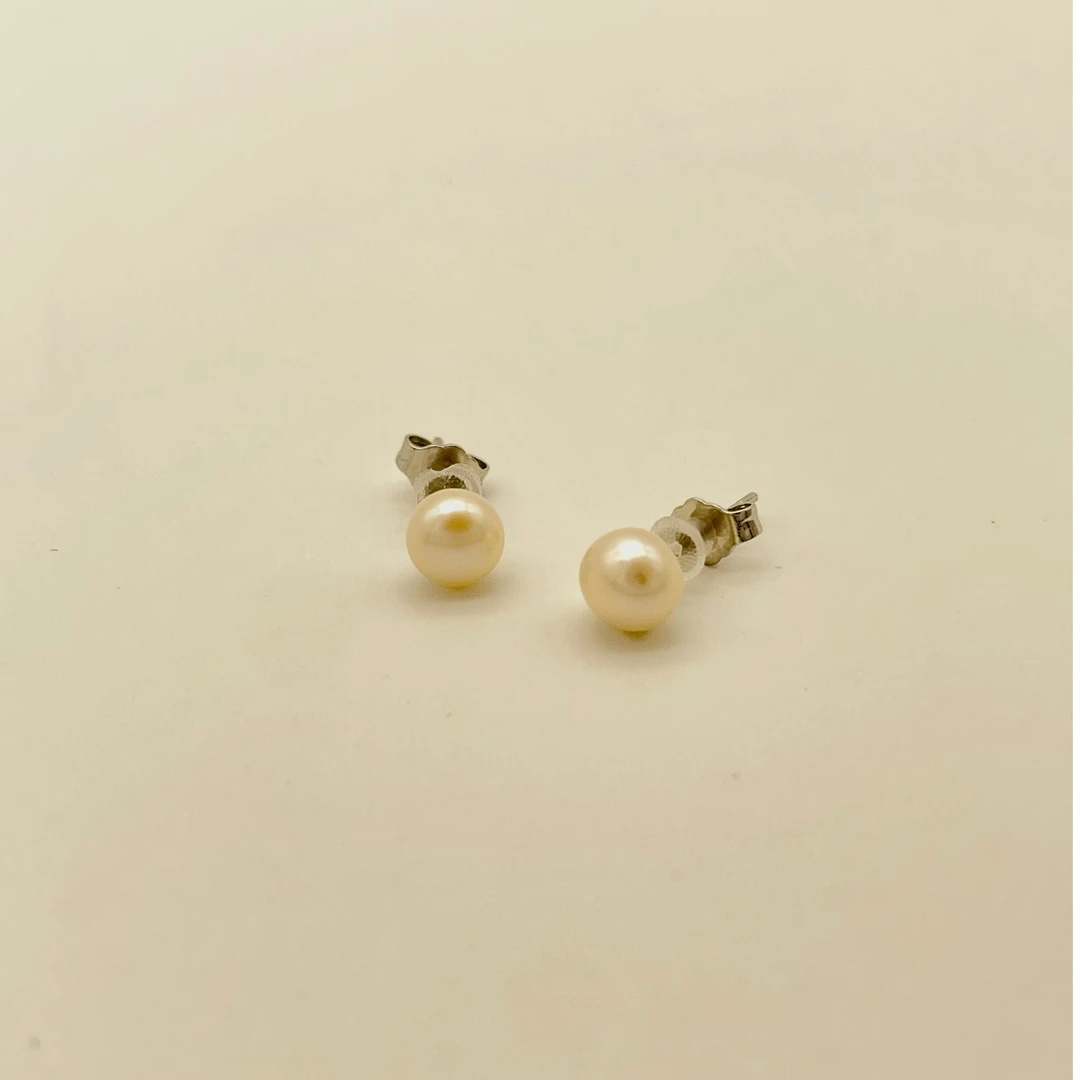 天然珍珠耳钉·气质白色百搭简约经典手工时尚简单合金精致法式