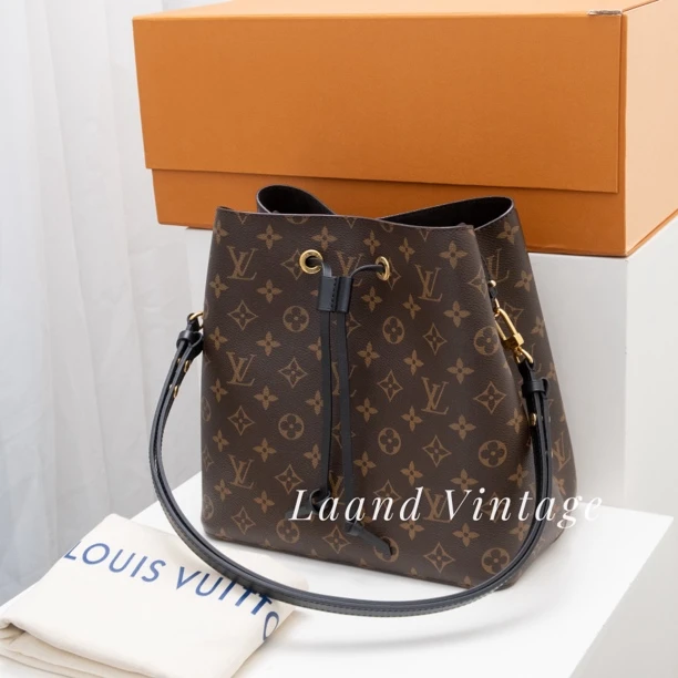 95新 LouisVuitton/路易威登 LV现代款抽绳水桶黑桶包/06208/Laan
