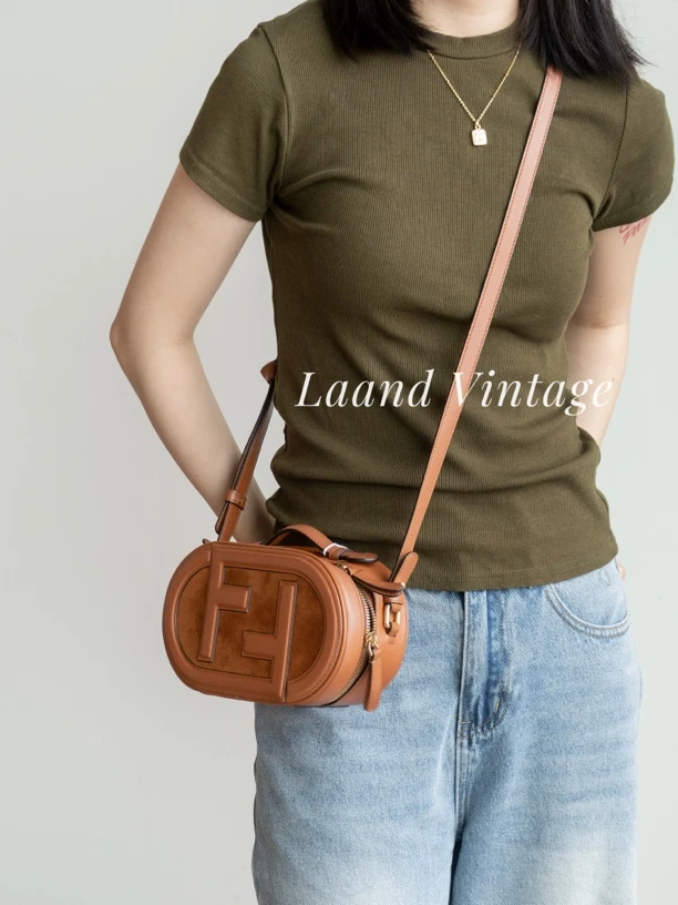 95新 FENDI/芬迪 椭圆小猪相机包/04907/Laand中古