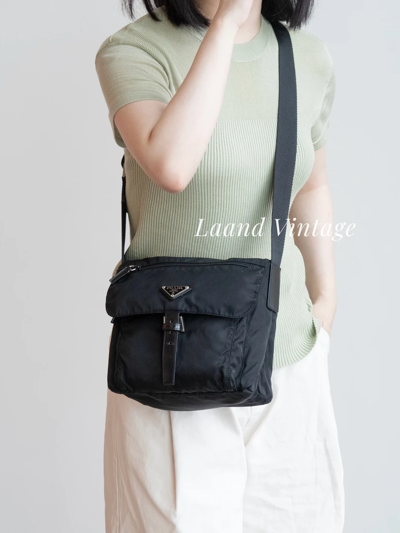 95新 Prada/普拉达 黑银尼龙单扣邮差包/04232/Laand中古