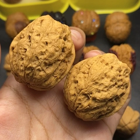 文玩核桃把件42尺云南核桃