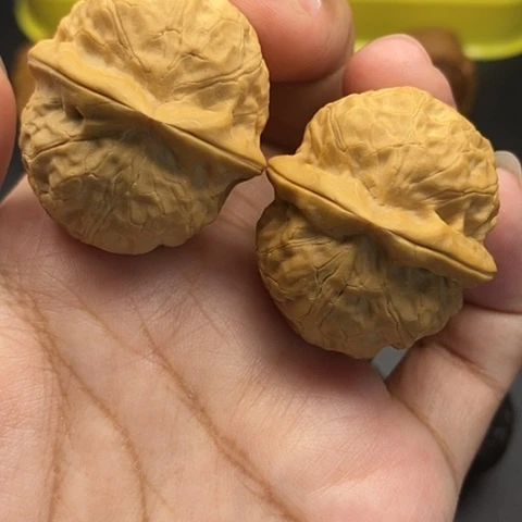 文玩核桃把件38尺云南核桃
