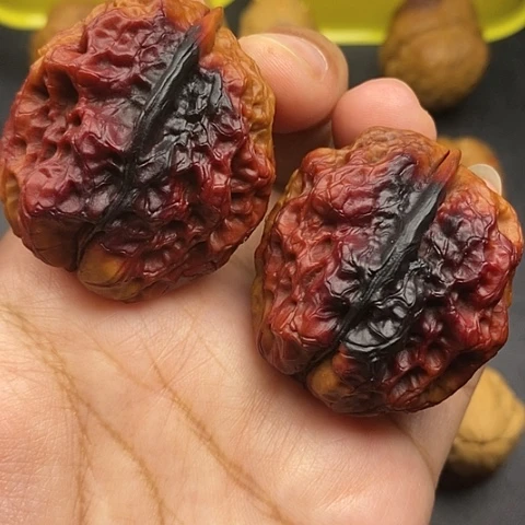 文玩核桃把件40尺云南核桃