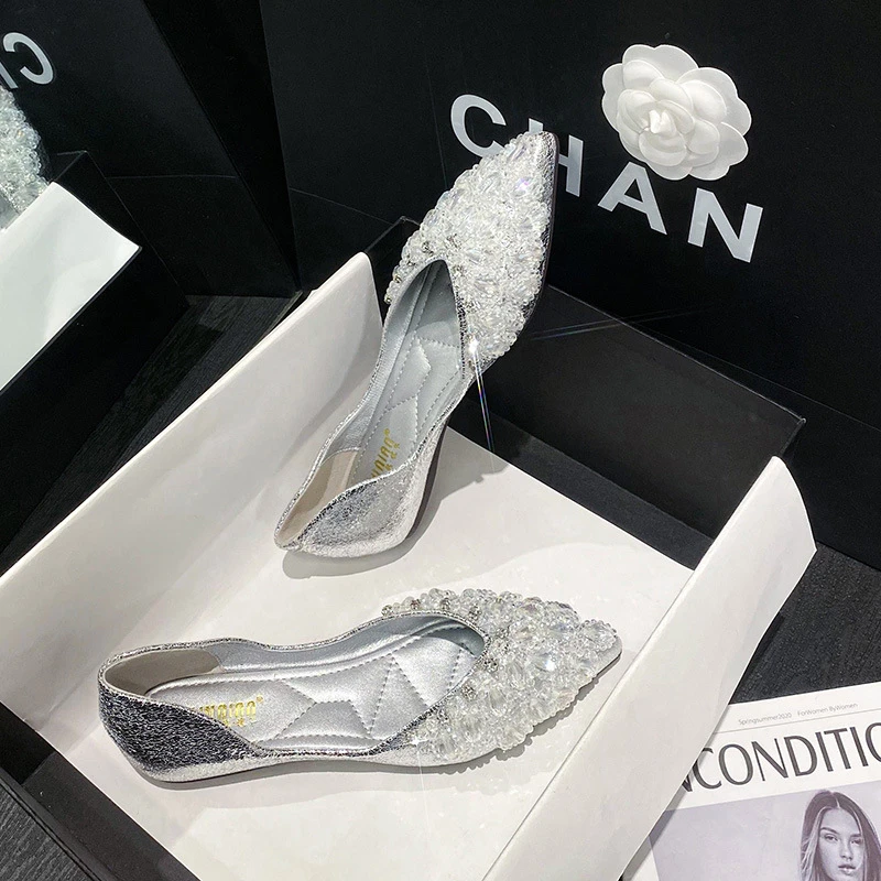 尖头平底鞋新款国风气质内增高平底手工串珠女鞋时尚银色百搭