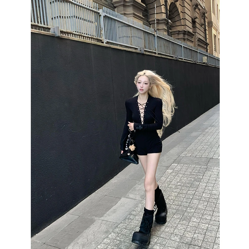 莫欣欣&黑色长袖加绒连体裤女连体衣收腰短裤子女款240689/240709