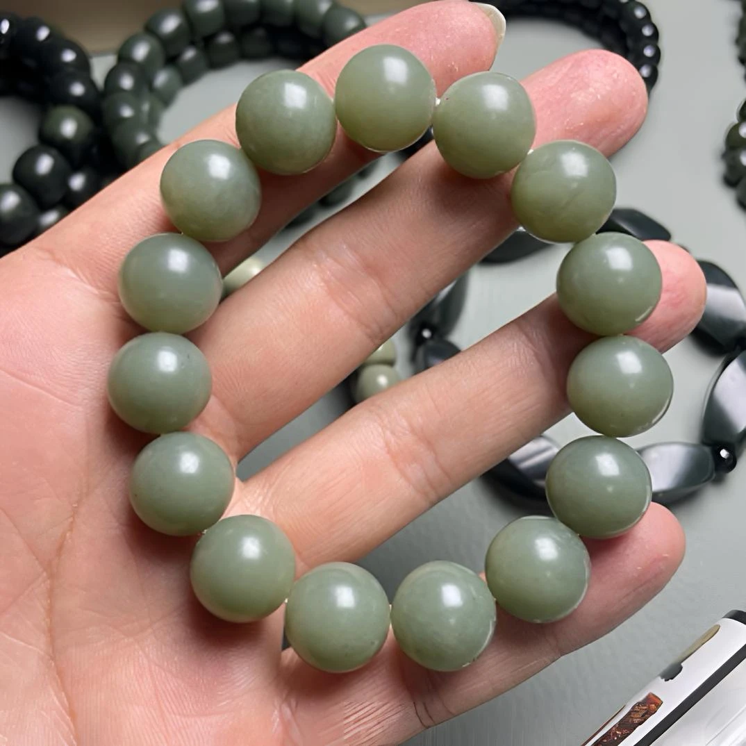 14mm天然新疆和田玉且末老料圆珠手串多样性发货拍一发一