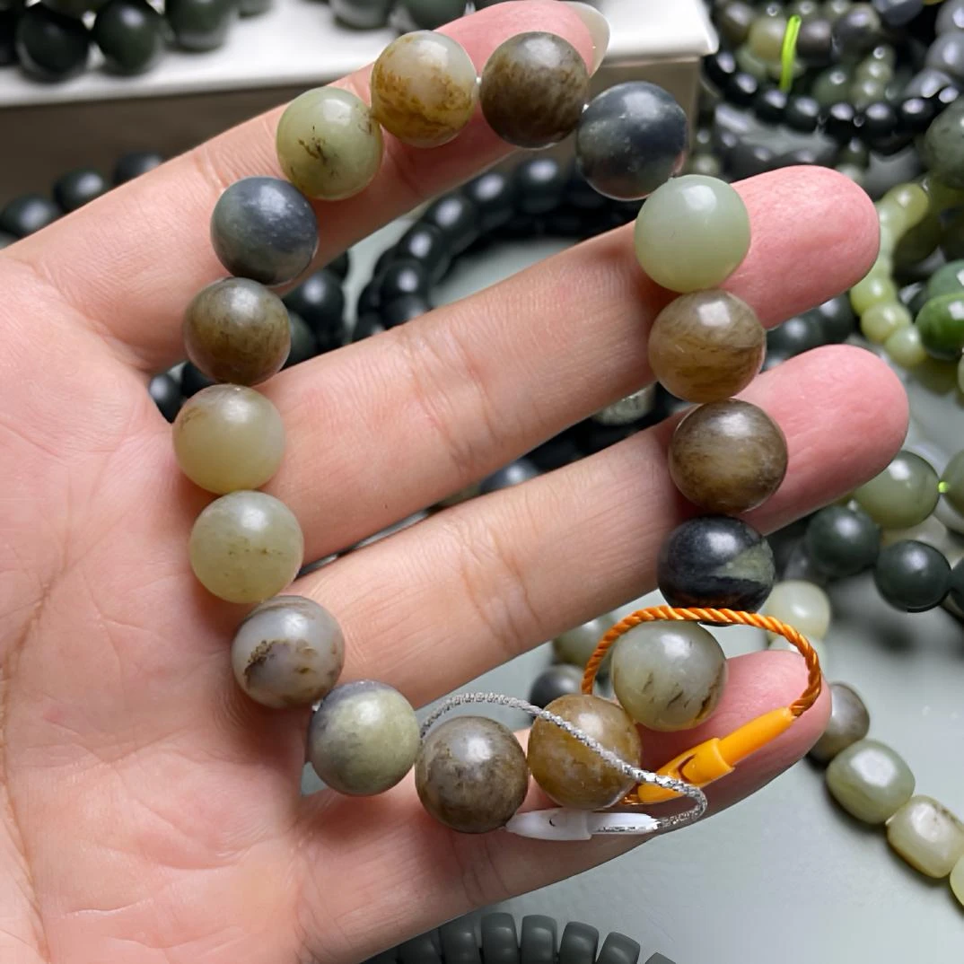 12mm天然新疆和田玉楼兰三色圆珠手串多样性发货拍一发一