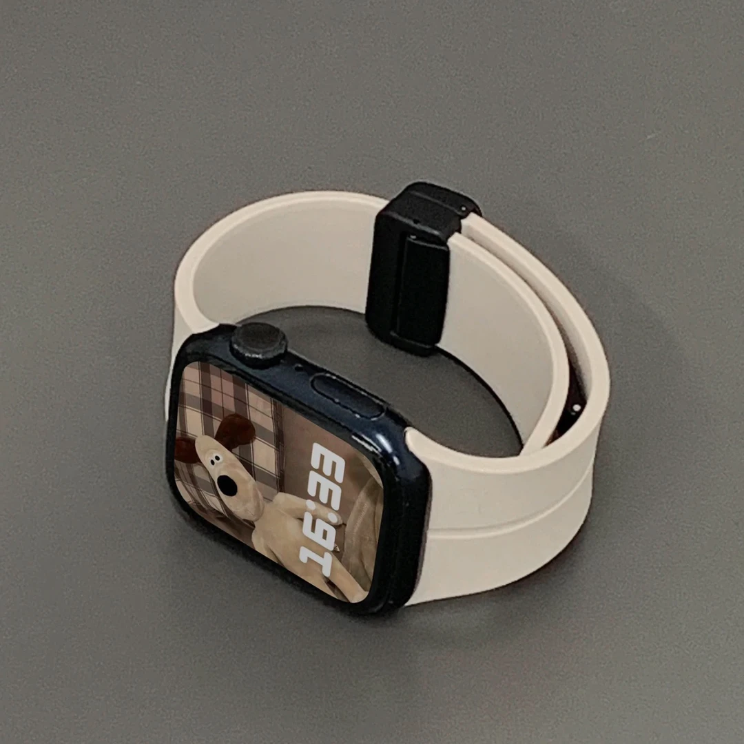 适用apple watch9表带苹果手表iwatch8765硅胶磁吸折叠扣41/45mm