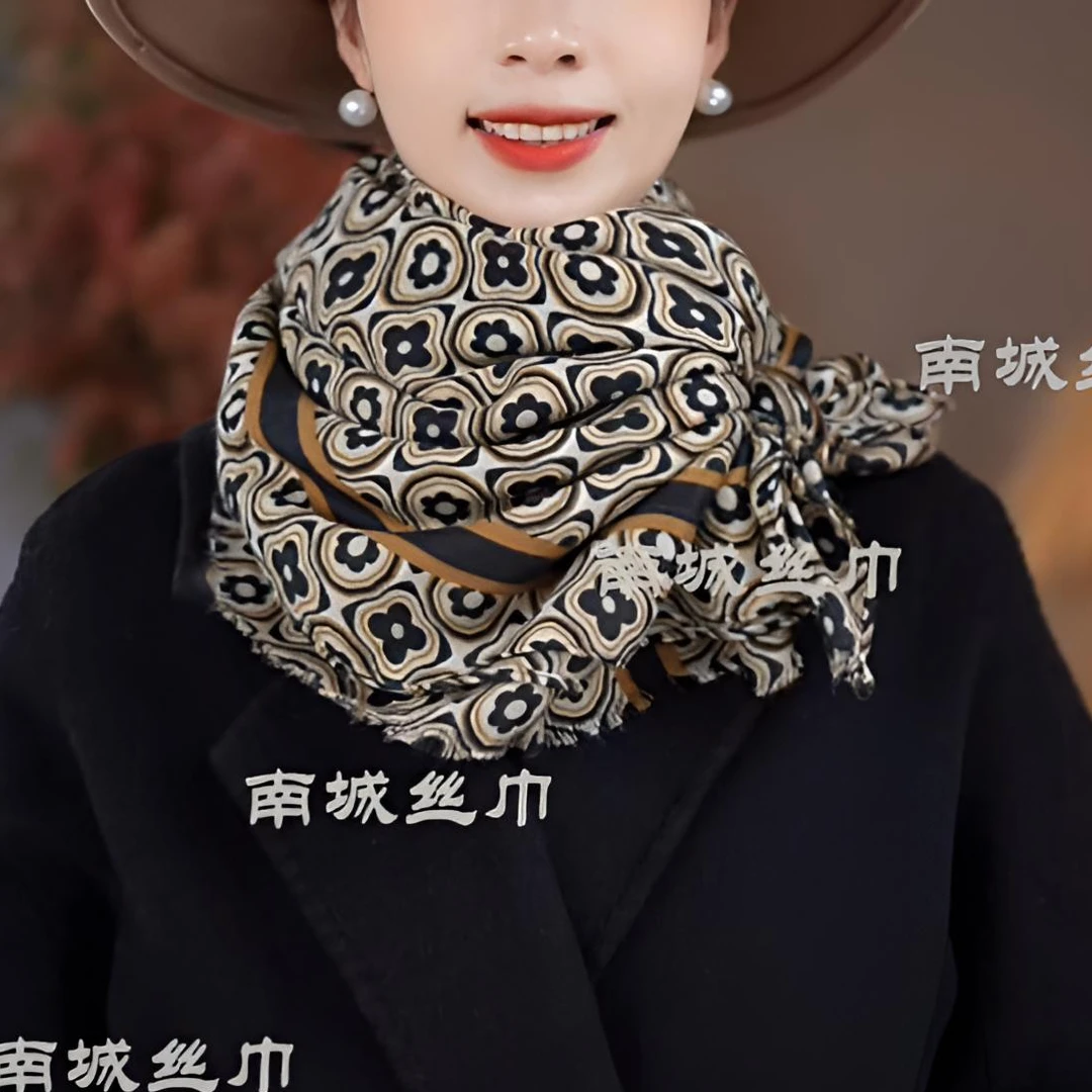 福【四叶草老花】秋冬保暖新款印花缎棉披肩85*180大围巾