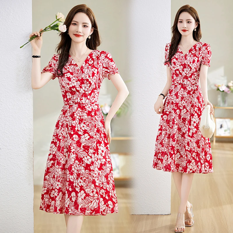 法式碎花连衣裙女2025夏季新款轻奢高级感气质收腰显瘦中长款裙子