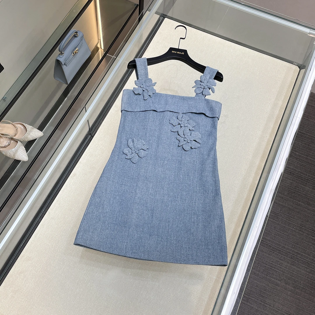 【彼岸花开】纯色手工订花小雏菊韩版气质吊带连衣裙女DY4182